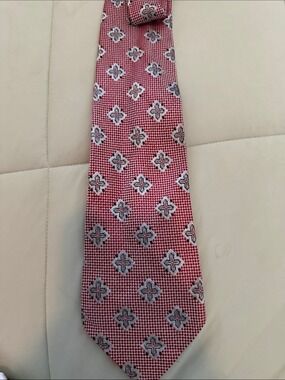 Giant Panda 100% Silk Men’s Necktie Red Geometric Pattern Dress Tie